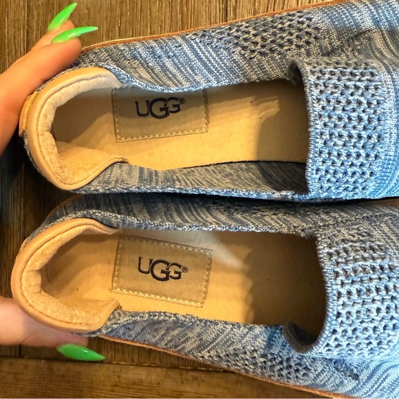 Blue knit ugg slip on shoes - Picture 3 of 8